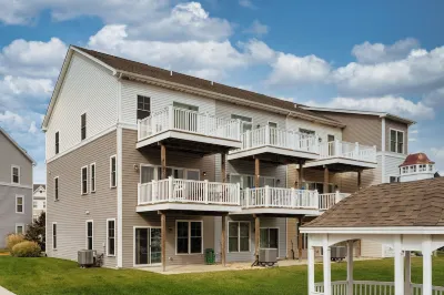 Spacious Marina Retreat - 3bd townhome with multiple balconies in Ocean City Hotels in der Nähe von Explore OC