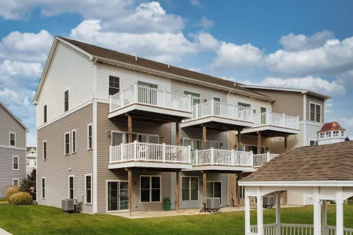 Spacious Marina Retreat - 3bd townhome with multiple balconies in Ocean City