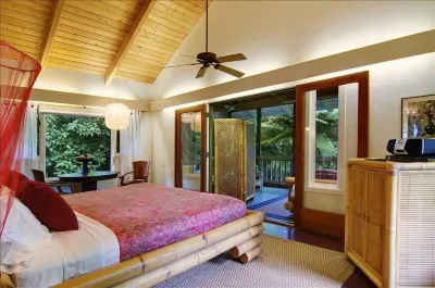 Tropical Romance... Lush Gardens.... in Heavenly Hana, Maui Hotels near ‘Ohe‘O Gulch