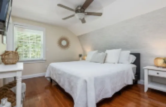 Spacious suite - close to everything + backyard10 min to Portsmouth +Ogunquit