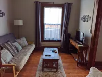 Great Uptown Apartment! Great Location!