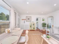 Kingwood Cottage, a beautiful 2-bedroom cottage across from Kingwood 맨스필드 호텔