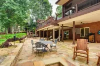Admiral's Sandy Beach Chalet Hotel dekat Lake Lanier Islands