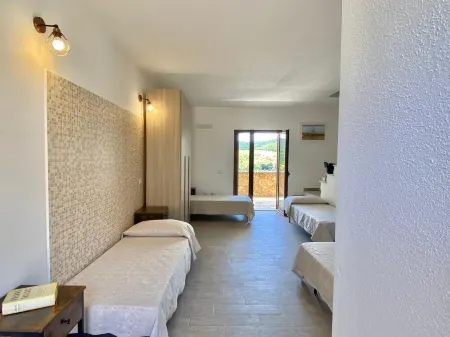 Newly built villas located in a quiet hamlet of San Teodoro. Отели рядом с достопримечательностью «Parco pubblico con giochi per i bambini»