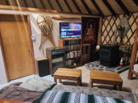 Relaxing FallCreek Vacation Yurt
