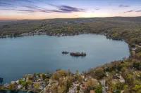 Escape to your lakeside paradise - Boutique