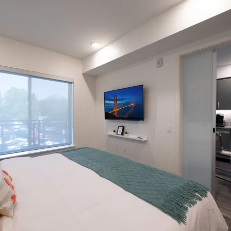 Pet-Friendly Walnut Creek with Rooftop Hot Tub