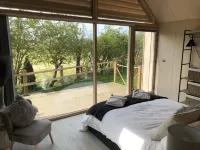 Luxury Timber Clad Eco-Lodge 5 miles from the Norfolk Heritage Coast فنادق في 