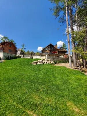 River bank lodge just minutes to Lake George with heated salt water pool Hotels in Warrensburg