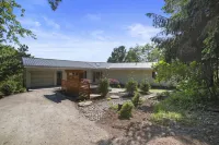 Large Mountain Retreat Spectacular Views King Suite Spa! Hotels in Wyoming County