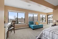 Unique Cottonwood Heights home close to the slopes with hottub! Hotels near Mountview Park