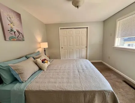 Charming 2BR w/ Garden Retreat & 2 Free Parking