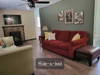 Family-sized in Historic Reeds Spring. 10 min to SDC,  Lake. 20 min to Branson