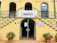 Historical Tuscan Home with  3 Bedrooms and 2 Baths with Beautiful Views.