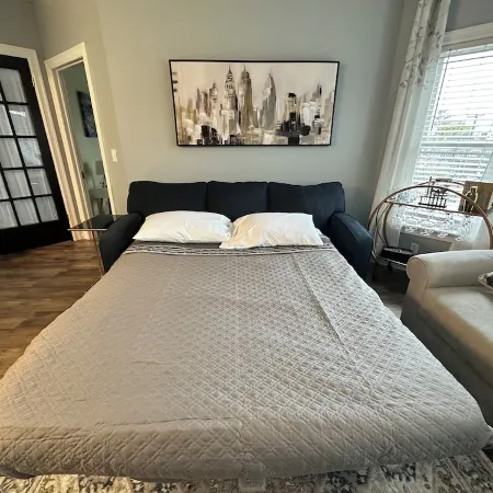 Elysian Loft – Where Serenity Meets Style, Your Tranquil Retreat above the Spa