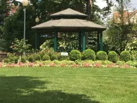 Charming 2nd floor unit in historic district