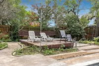 Beautiful Home with private Pool!