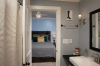 "Azteca Amor" A Victorian Gem in the Southwest Hotels near Aztec Ruins National Monument