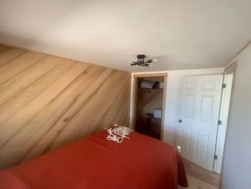 Tiny home, Horseshoe Lake! Hotels in Montcalm County