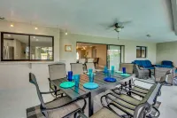 Incredible 4 BR/3 bath Villa with heated pool, kayaks, bikes, and fishing poles