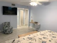 POOLSIDE PARADISE 2/2 OCEANFRONT COMPLEX STEPS TO THE BEACH - SLEEPS 6