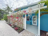 Charming Ground Level Resort Style 3unit condo unit B a few steps from the beach