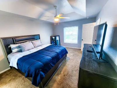 Tropical Paradise - Private Heated Pool • Screened Lanai • No Cleaning Fee Hotels near Gibsonia Flowers