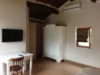 Vacation home - Chalet with garden and private pool Coreglia Antelminelli 호텔