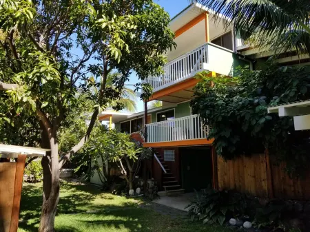 Steps from Paniau Beach