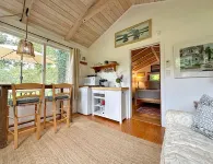 Small One Bedroom Private Cottage on Large Quiet Property.