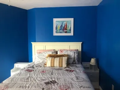 Gorgeous Pool house 5 min from the beach, shopping and restaurants I