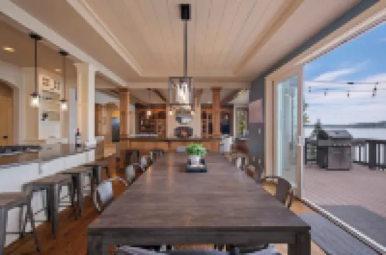 Luxury Beach House & Apartment, Hot Tub, Kayaks, Fire Pits, Game Room