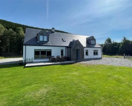 Highland Hideaway Hotels in Garve
