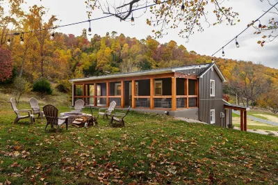 NEW Tranquil Retreat on 42 Acres with Hot Tub, Bordering National Park, WI-FI!