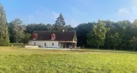 Large spacious and relaxing house with  pool, tennis and pond - up  to 16p: Deer Hotels in Monthou-sur-Cher