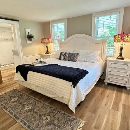 Beautiful renovated Farmhouse on Seneca Lake. Finger Lake Wine Trail.