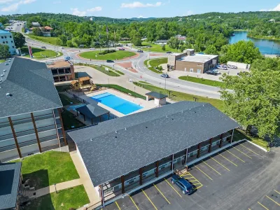 Poolside Cactus Flower Condo, Walk To Landing, Fishing Dock, & Indoor Pool