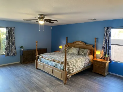 Spacious Beautiful Garden Hideaway w/Patio & Grill