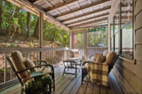 Modern cabin in Big Canoe