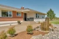 Remodeled cozy farmhouse on a 100 acre hazelnut orchard!