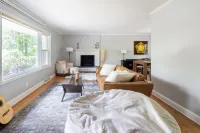 Chapel Hill Nature Retreat with Room for the Entire Family