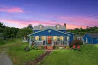 Rustic Farmhouse with Pool/hot tub/fire pits/6.5 acres Mountain Views - Pools