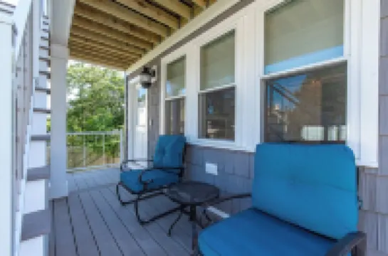 Water Views from nearly Every Room! 3BR 3BA Luxury in Portsmouth RI Hotels in Portsmouth