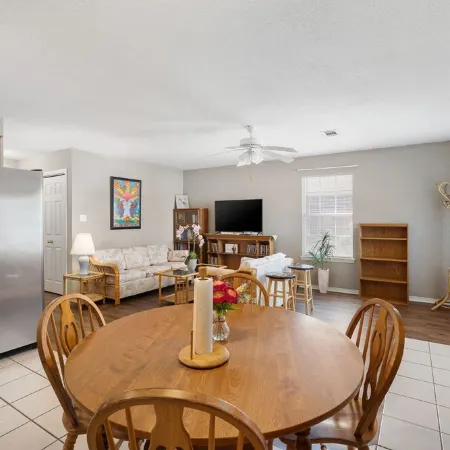 Delightful Duplex 2 beds 2 baths