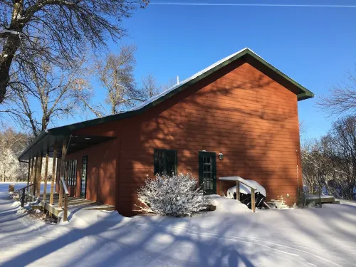 5 BR/2.5 BA Hunting & Fishing Lodge