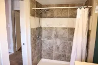 Romantic get away in a serene neighborhood @ downtown Indy