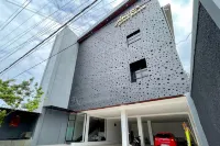 Urbanview Hotel Amira Syariah Bogor Các khách sạn ở Tamansari