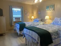 Cozy Ocean-Block and Centrally Located Condo with a Balcony