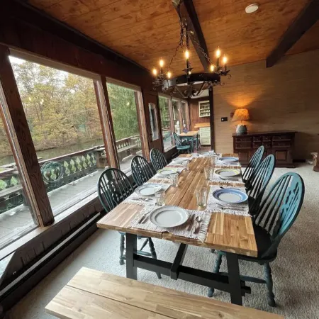 Pine Grove Retreat- True Mtn. Chalet near 7 Springs, Falling Water, & Ohiopyle