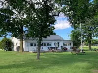 Clean, spacious, tastefully decorated 3 bedroom 2 bathroom Luxury Penthouse Apt Hotéis em Escanaba